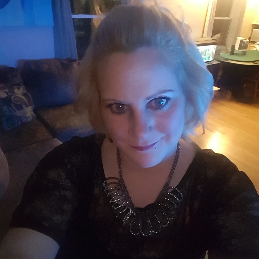 Meet your Posher, Denise